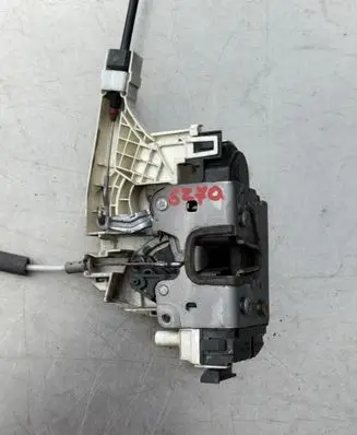 Mercedes-Benz Sprinter W906 Front door lock A9067202135