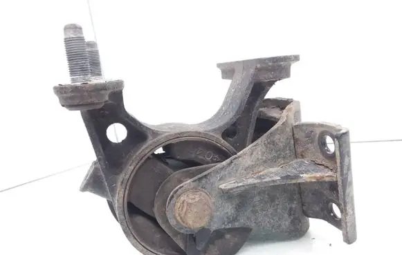 Toyota RAV 4 (XA30) Engine mount bracket