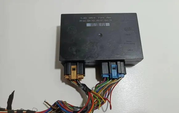 Volkswagen PASSAT B5 Comfort/convenience module 1J0959799AH 5DK00795451