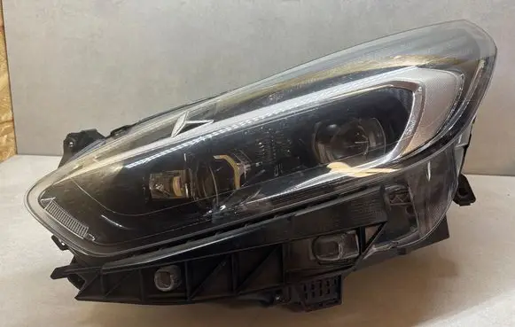 Ford Mondeo MK V Headlight/headlamp 90076253