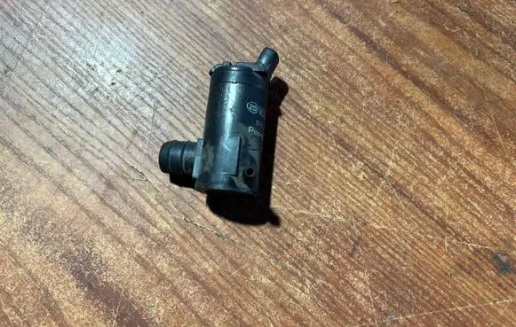 Chevrolet Kalos Windscreen/windshield washer pump 7J15
