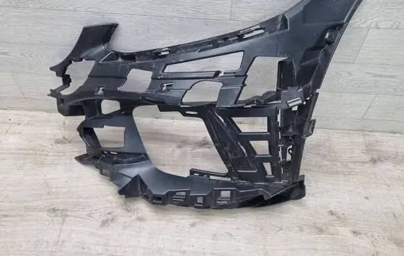 Front bumper mounting bracket