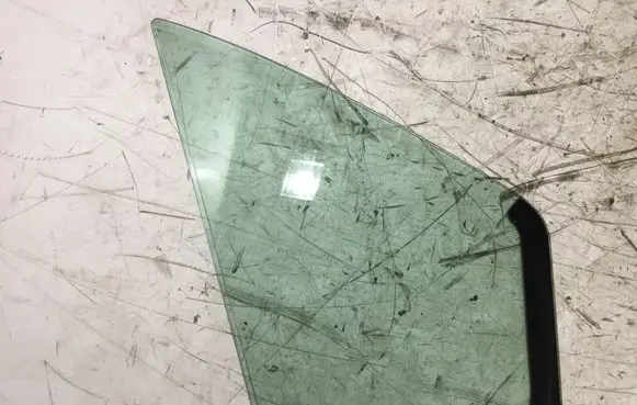 Opel Vivaro Front door vent window glass four-door 43R011057