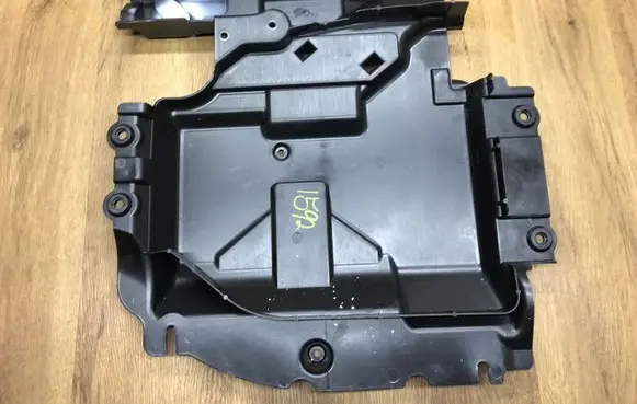 Mercedes-Benz GLE (W166 - C292) Dashboard lower bottom trim panel A1666800764