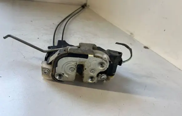 Mitsubishi Outlander Front door lock PBTASGF30