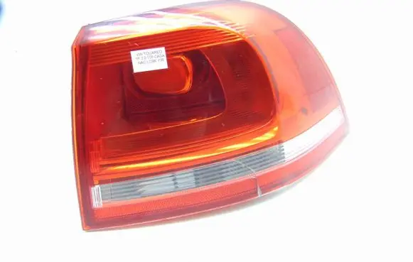Volkswagen Touareg II Rear/tail lights 7P6945096D