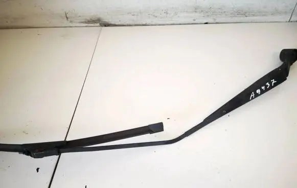 Mitsubishi Lancer Front wiper blade arm