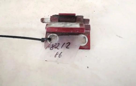 Volvo S60 Rear door lower hinge
