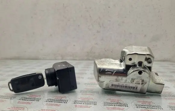 Volkswagen Touareg I Engine ECU kit and lock set 3D0905865H 4E0905852E
