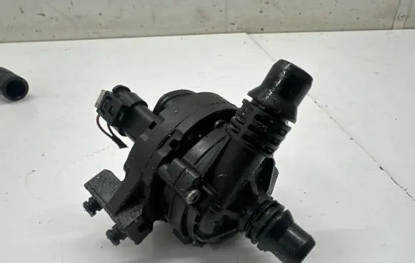 BMW X3 G01 Electric auxiliary coolant/water pump 8671654