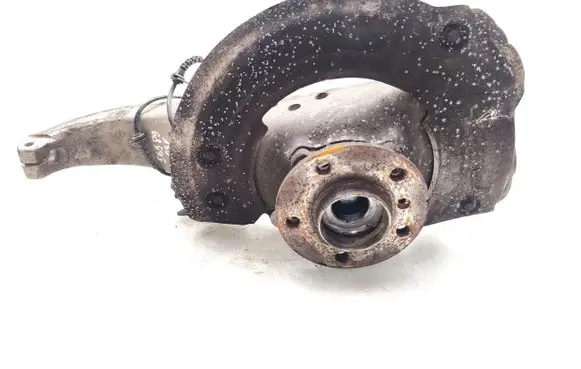 Front wheel hub