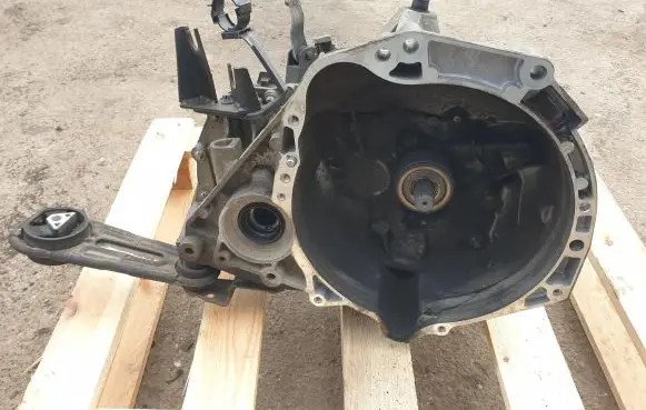 Nissan Note (E11) Manual 6 speed gearbox CEJXQCG