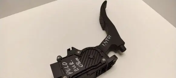 Volkswagen Polo IV 9N3 Accelerator throttle pedal 6Q1721503H