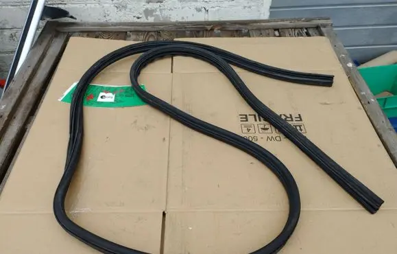 Fiat Doblo Front door rubber seal 