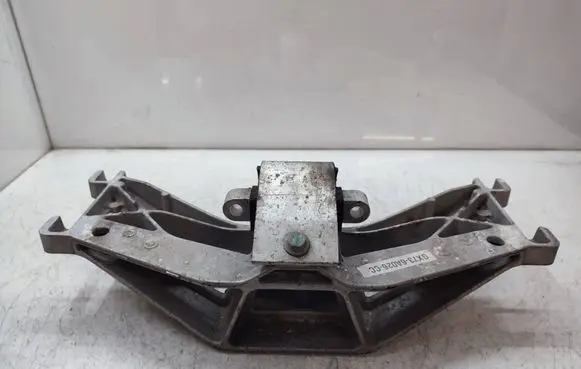 Jaguar XE Gearbox mounting bracket GX735060CB