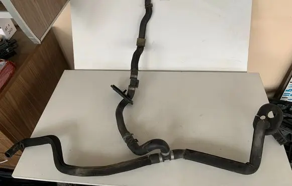 Audi A8 S8 D4 4H Engine coolant pipe/hose 4H1819372AG