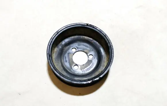 Volkswagen Golf IV Power steering pump pulley 030145269a