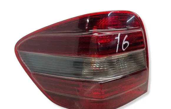 Mercedes-Benz ML W164 Rear/tail lights 404101L