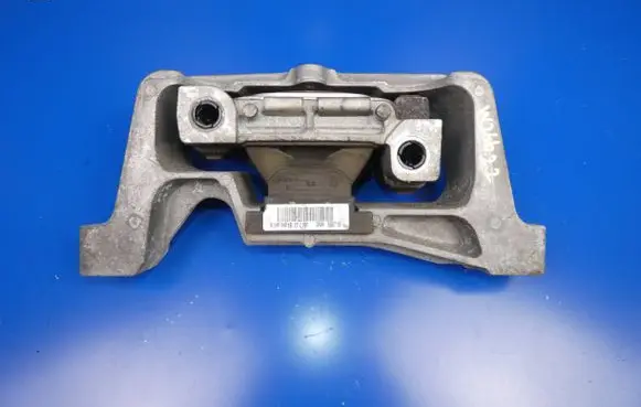 Mercedes-Benz B W246 W242 Engine mount bracket A2462401817 586719 0005586719