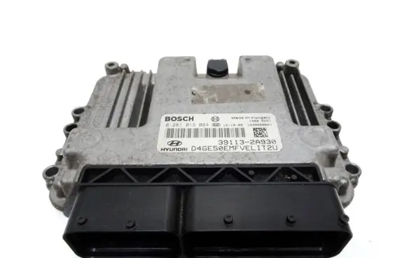 Hyundai i30 Engine control unit/module 391132A930 0281019084 BERTO