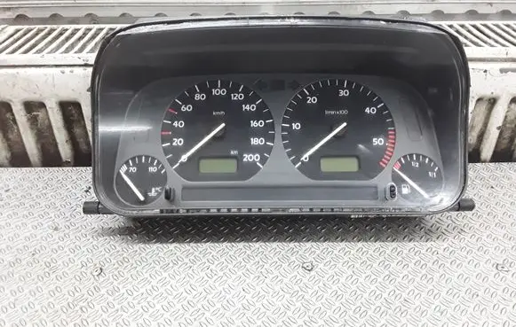 Volkswagen Golf III Speedometer (instrument cluster) 1H0919860H