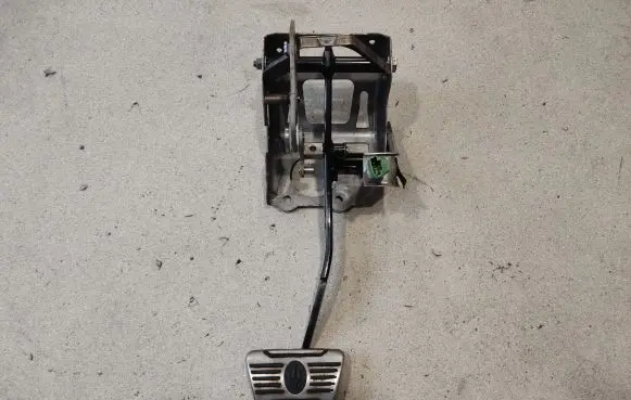Maserati Ghibli Brake pedal 06700329200