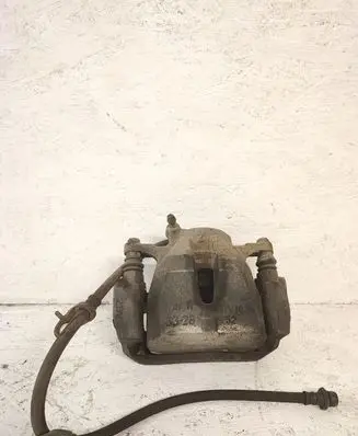 Toyota Prius+ (ZVW40) Front brake caliper