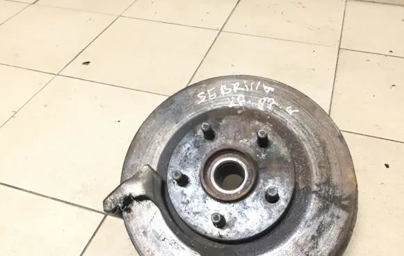 Chrysler Sebring (JS) Front wheel hub spindle knuckle