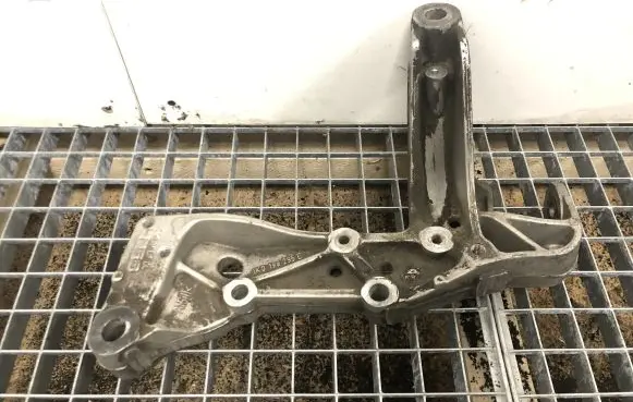 Volkswagen Golf VII Front lower control arm/wishbone 1K0199295E