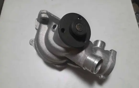 Mercedes-Benz E W124 Water pump 1032002001 1032002601 1032003701