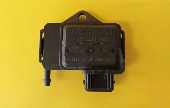 Volkswagen PASSAT B4 Air pressure sensor 3A0906051 0261230008