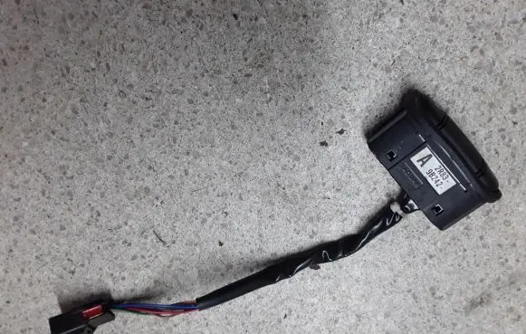 Jaguar S-Type Tailgate opening switch 2R839B242A