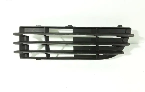 Mitsubishi Colt Front bumper lower grill MN105193