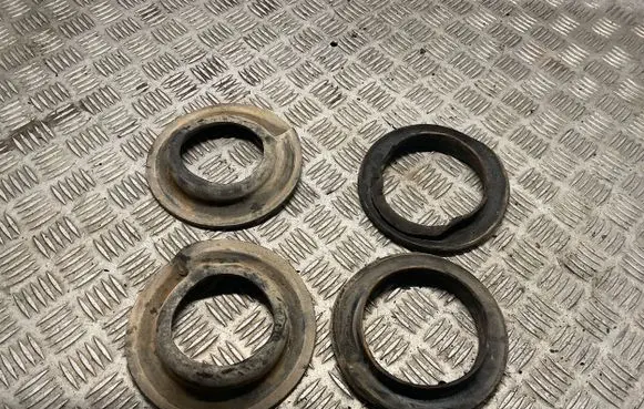 Mitsubishi Pajero Rear coil spring rubber mount 