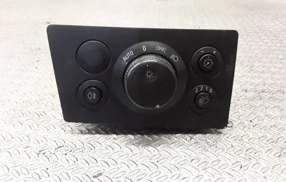 Opel Zafira B Light switch 13205867 04060121
