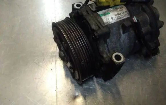 Peugeot 407 Air conditioning (A/C) compressor (pump) 9656572680