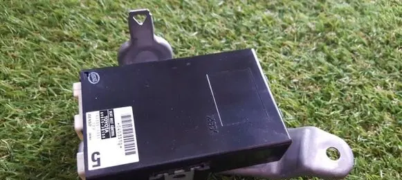 Lexus GS 300 350 430 450H Seat belt warning relay 8594076010 8981530150