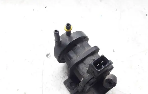 Opel Astra G Vacuum valve 09128022