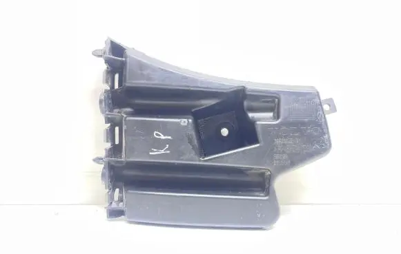 Volvo V60 Front bumper mounting bracket 30796625
