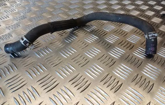 Toyota Avensis T270 Engine coolant pipe/hose