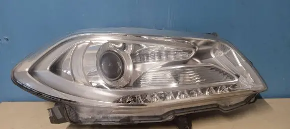 Suzuki SX4 S-Cross Headlight/headlamp 10017735