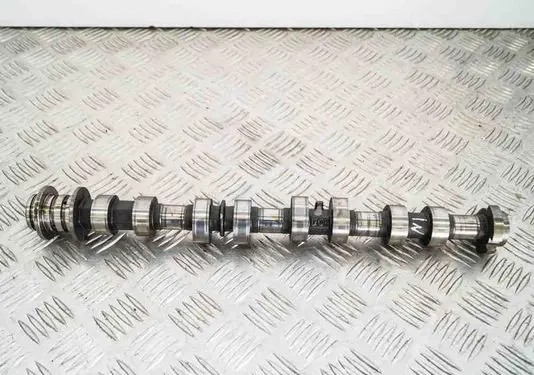 Toyota Avensis T270 Camshaft 135010R010