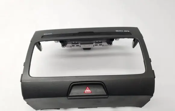 KIA Sportage Radio/GPS head unit trim U097813810