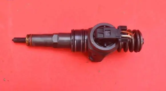 Volkswagen Sharan Fuel injector 038130073H