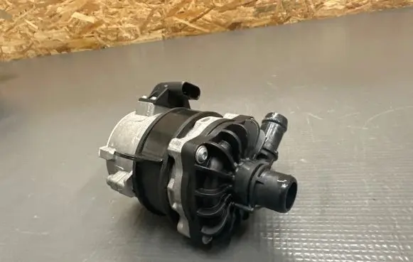 Volvo XC90 Electric auxiliary coolant/water pump 31338399 P4161