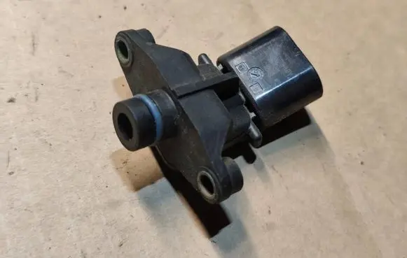 Chrysler Sebring (ST-22 - JR) Air pressure sensor 04686684AA