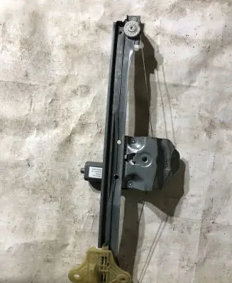 Renault Captur Front door window regulator with motor 807210269R