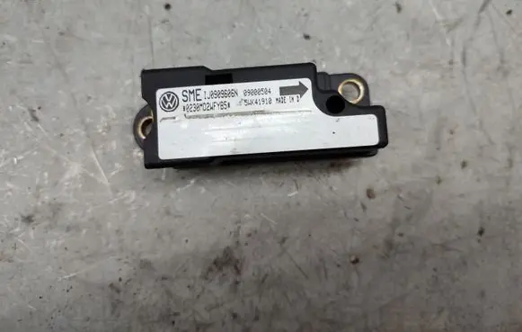 Volkswagen PASSAT B5 Airbag deployment crash/impact sensor 1J0909606N