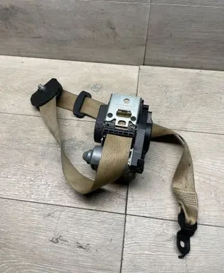 Mercedes-Benz CLS C219 Front seatbelt 216853412A 1906
