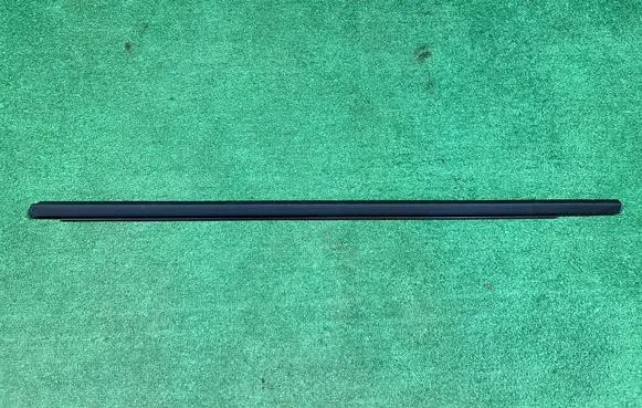 Dacia Jogger Front door glass trim molding 808210572R